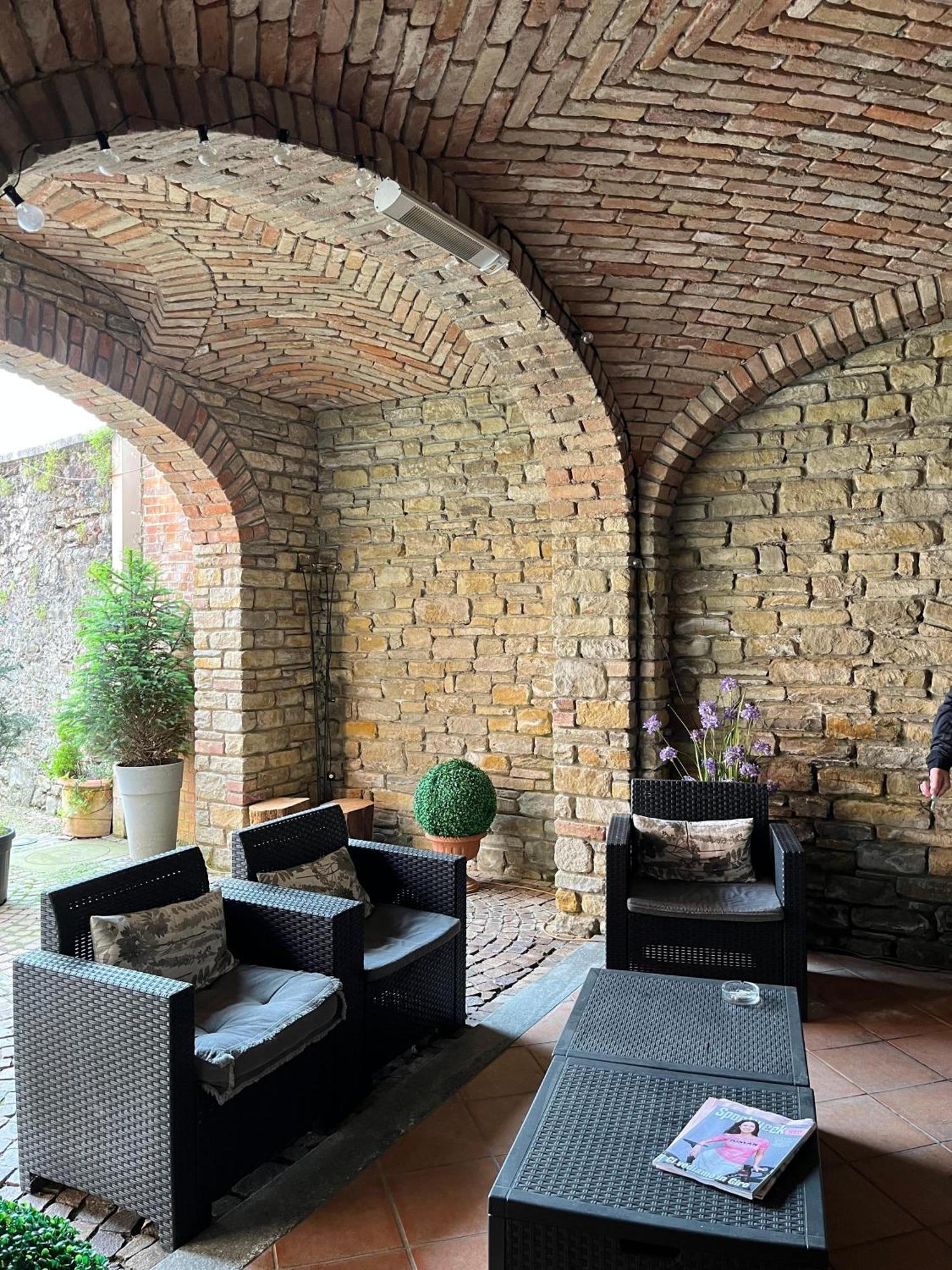 Hotel Il Castello Di Bubbio Exterior foto